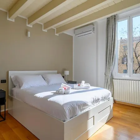 Bolognacentro 2bedr And Terrace Near Station Bologna