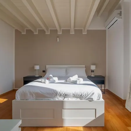 Apartment Bolognacentro 2bedr And Terrace Near Station