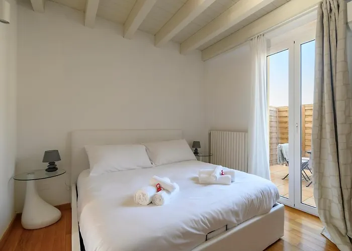 Bolognacentro 2bedr And Terrace Near Station