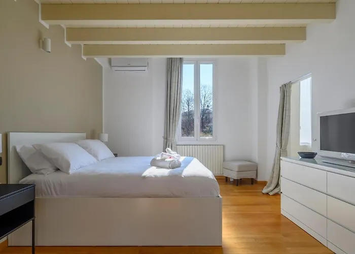 Bolognacentro 2bedr&terrace Near Station Appartamento