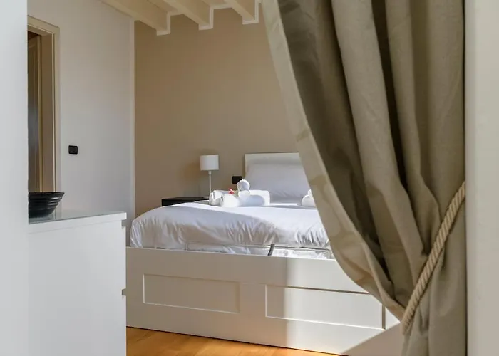 Bolognacentro 2bedr&terrace Near Station Appartamento