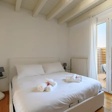 Bolognacentro 2bedr And Terrace Near Station