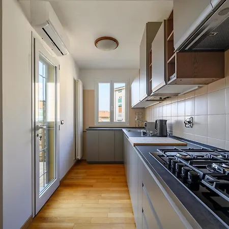 Bolognacentro 2bedr And Terrace Near Station Apartmán *