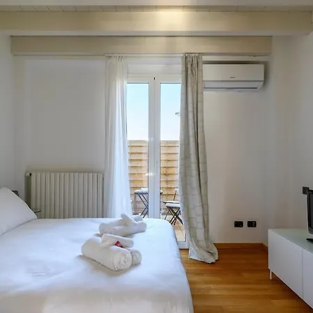 Bolognacentro 2bedr And Terrace Near Station Boloňa