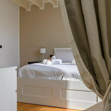 Bolognacentro 2bedr And Terrace Near Station Apartmán